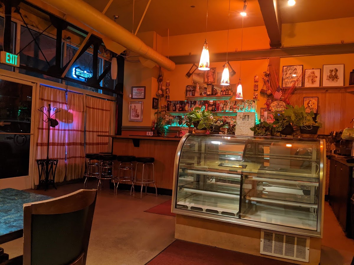 E'njoni Cafe-1